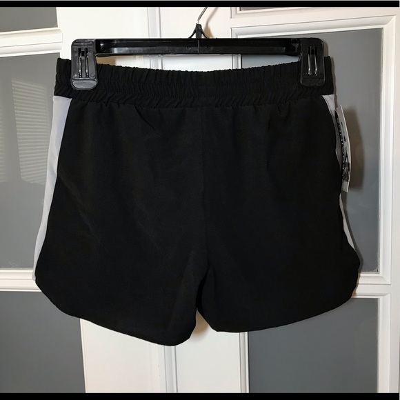 NWT Women’s sz M, S2 Sportswear running shorts - Picture 4 of 8